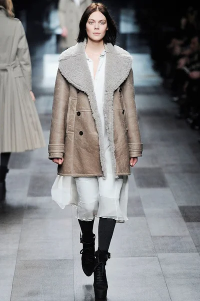 Look 8